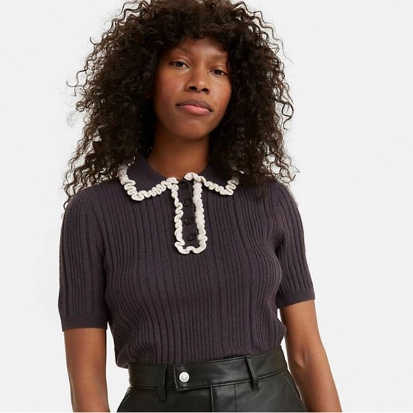 Levi's Tops - Levi’s Short Sleeve Sweater